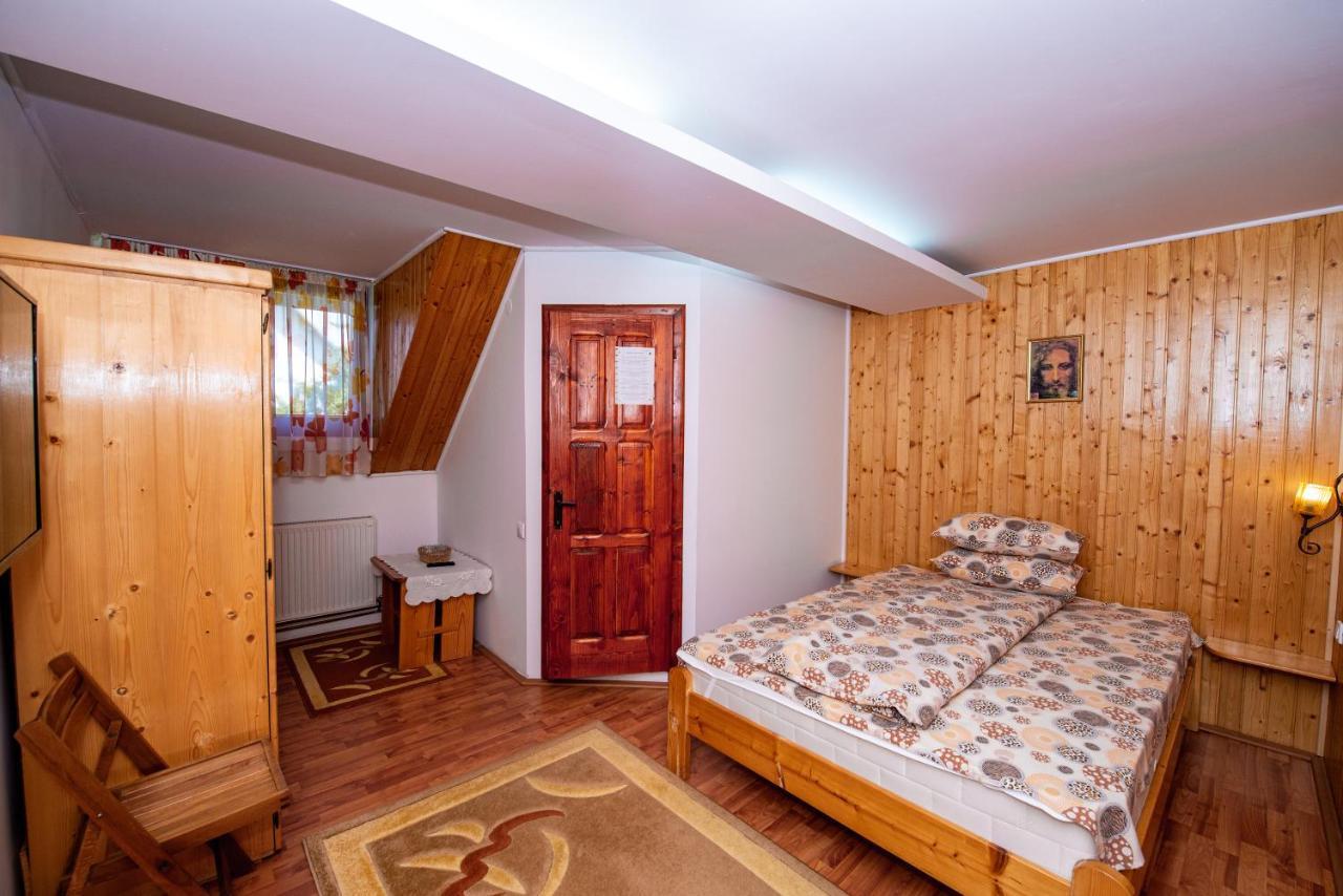 Pensiunea Flori De Camp Vatra Dornei Luaran gambar